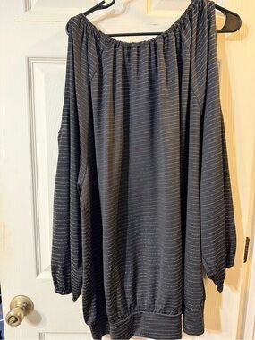 Women’s Plus 26/28 Black Off-Shoulder Long Sleeve Top with Subtle Pinstripes